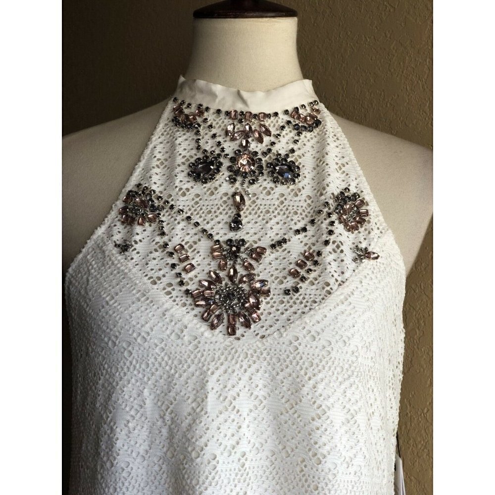 Saylor White Jasmine Embellished Lace Shift Dress